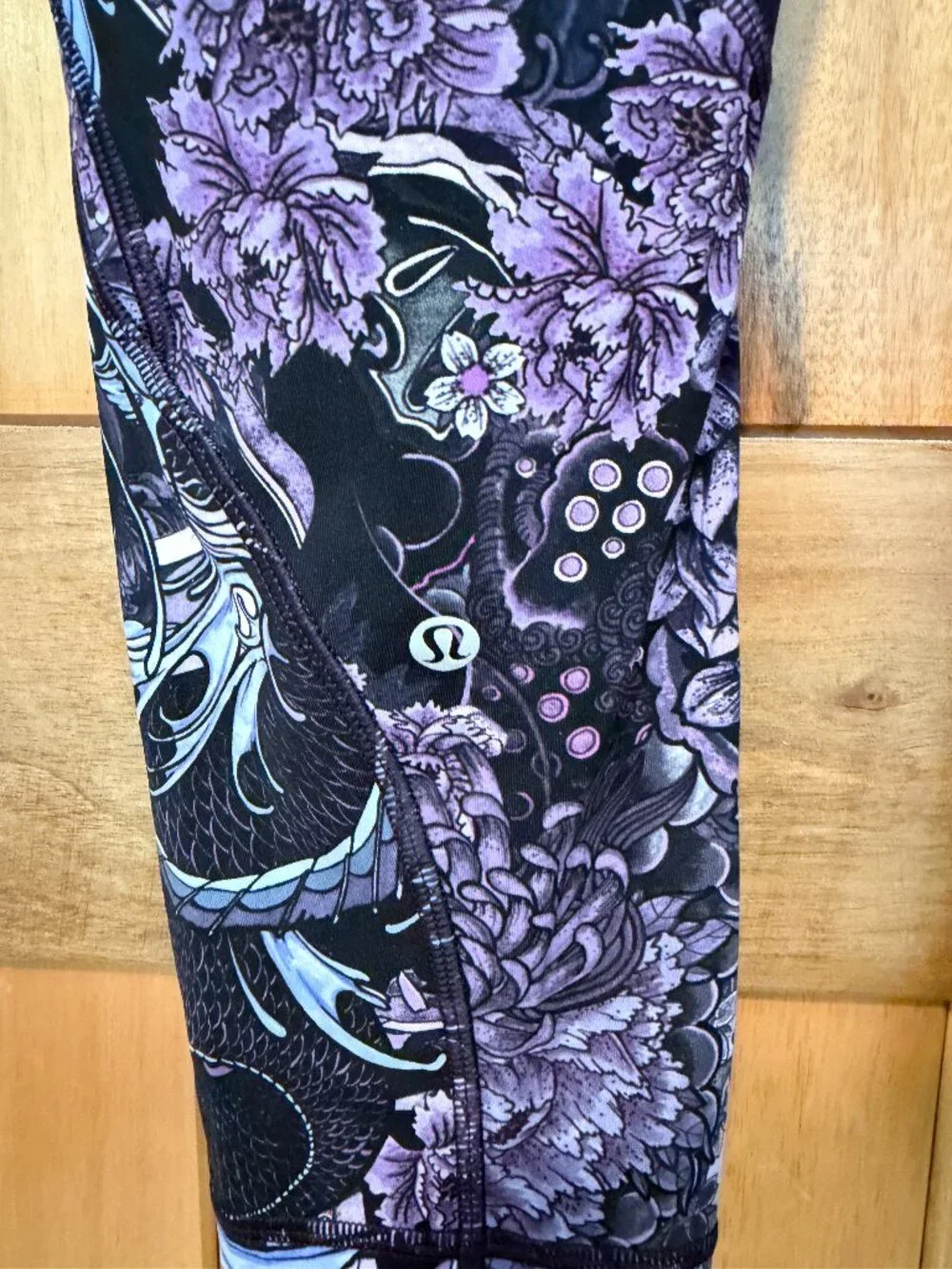 Lululemon Purple Floral Cropped Leggings Size 10, Pockets, “Run With Heart” Logo